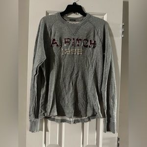 Abercrombie & Fitch Men's Grey and Burgundy Pullover Size Medium